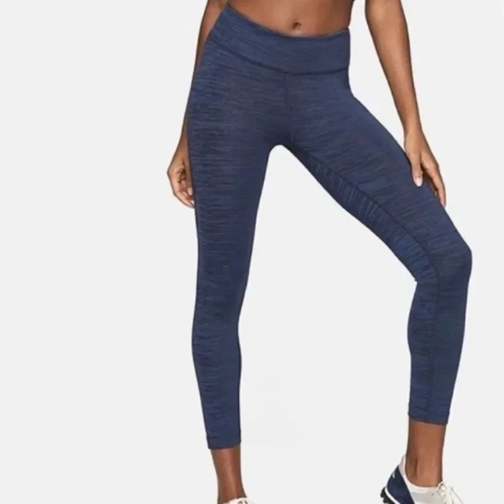 Outdoor Voices Navy Leggings size medium